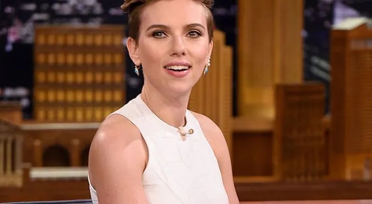 Scarlett Johansson vuelve a sacudir las redes sociales con nuevo desnudo