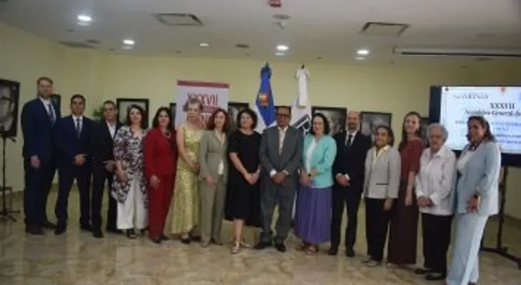 Bibliotecas nacionales de Iberoamérica analizan retos tecnológicos y de inteligencia artificial en asamblea de Abinia en Santo Domingo