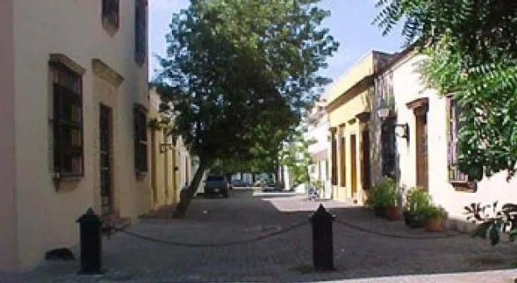 Inician instalación de cámara de seguridad en la Ciudad Colonial