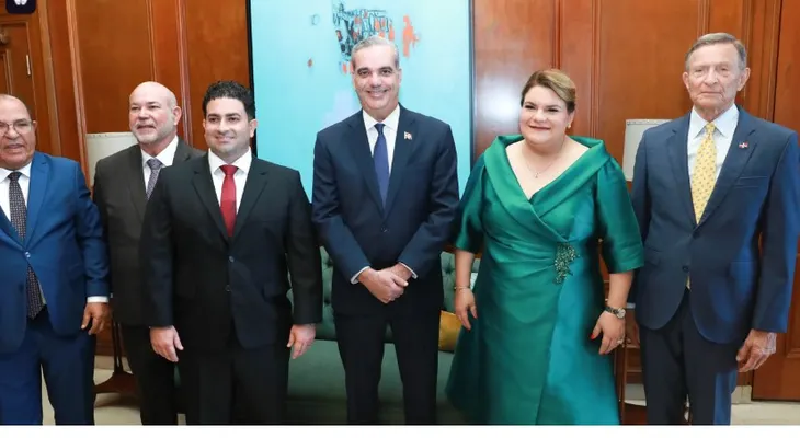 Gobernadora de PR resalta lazos con RD