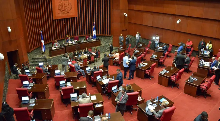 Senado aprueba proyecto contra lavado de activos incluyendo a bancas de apuestas