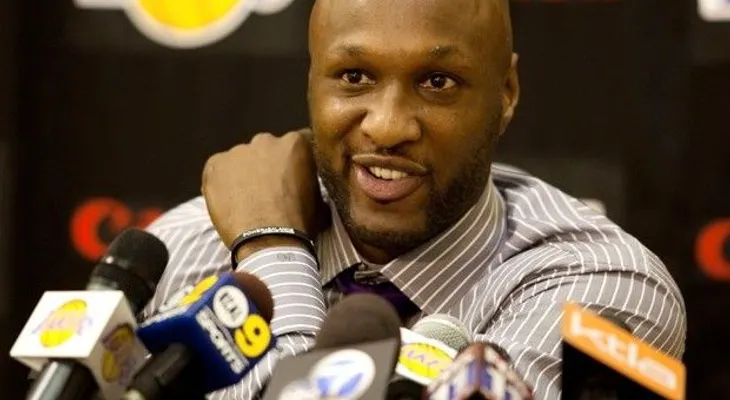 Testigo dijo al 911 que Lamar Odom consumía cocaína