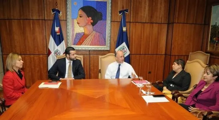 Procurador se reúne con empresarios para tratar formato certificado No antecedente penal