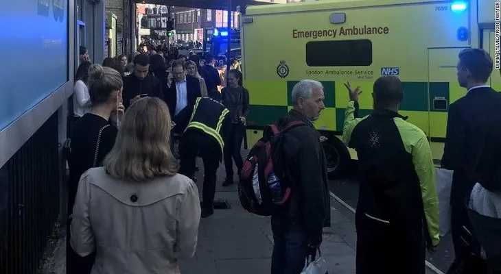 Cierran parcialmente línea del metro de Londres por seguridad