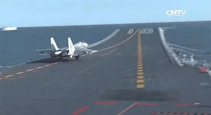 Poder marítimo: China exhibe la capacidad de su portaviones (VIDEO)