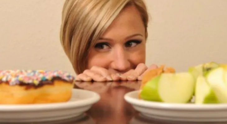 Qué ingerir entre las comidas para satisfacer los antojos