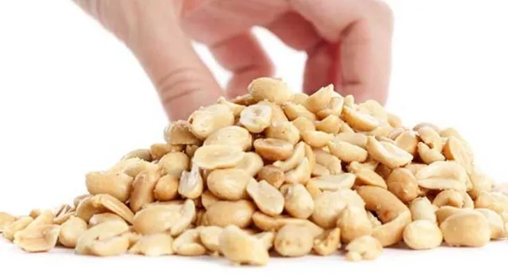 Comer cacahuetes es bueno para el corazón
