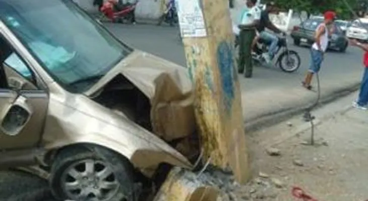 Hombre muere al chocar motocicleta con jeep en comunidad de Valverde