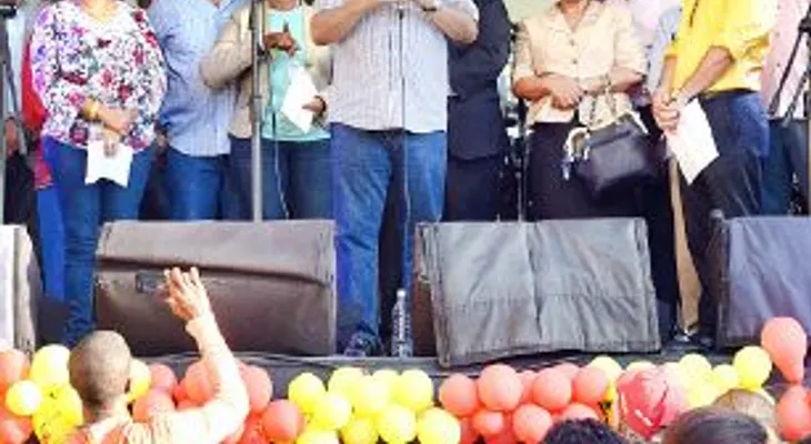 Quique critica el ascenso político en base al dinero 
