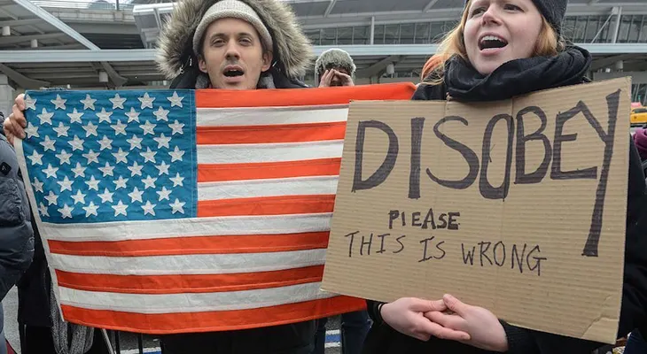 Tener una green card; no exime del veto de Trump a países de mayoría musulmana