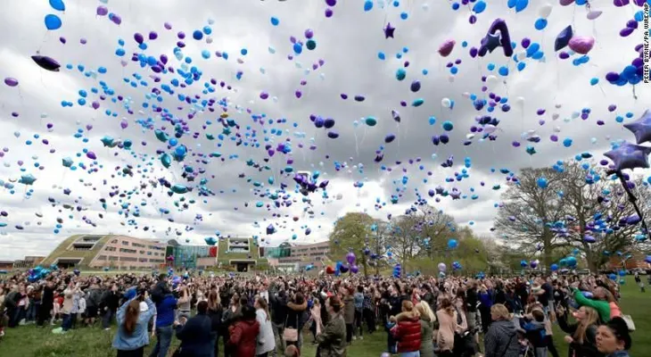 El colorido homenaje en Liverpool para el bebé Alfie Evans tras su fallecimiento