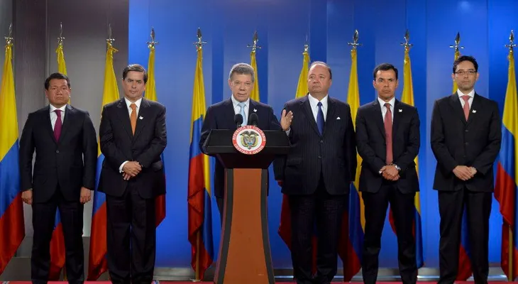 Santos a Maduro: "La revolución bolivariana se está destruyendo a sí misma"