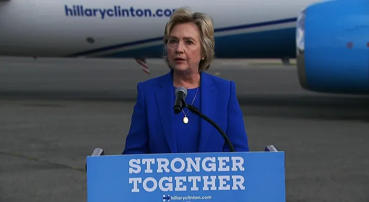 Clinton sobre Trump: "todo es un juego" para él