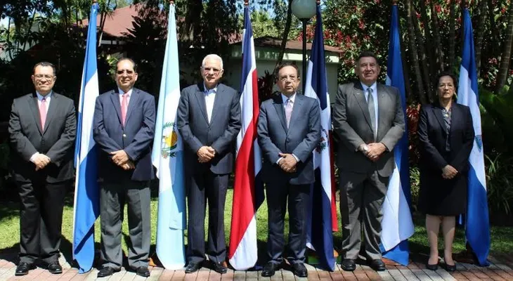 Gobernador Valdez Albizu preside la 281 reunión del CMCA 