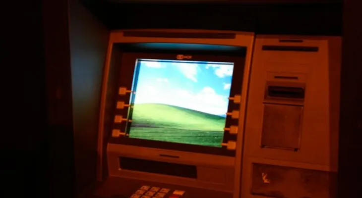 Delincuentes roban cajeros automáticos enviándoles un SMS