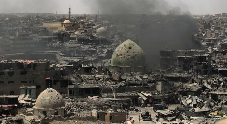 El primer ministro de Iraq canta victoria en Mosul, pero reportan que siguen ataques