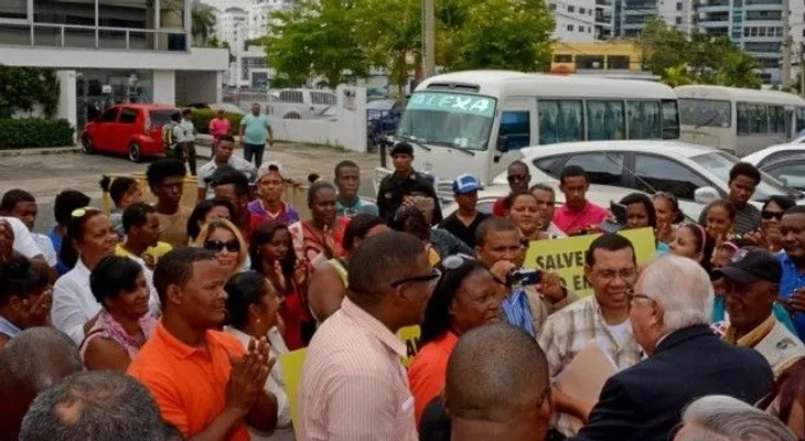 Isa Conde promete a delegación de Pedernales soluciones por conflicto minero