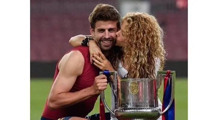 Piqué baila y canta para Shakira, la mujer de su vida