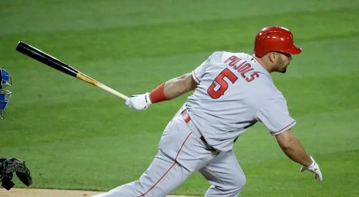 Bartolo gana el  222 de su carrera; Pujols conduce a los Angelinos