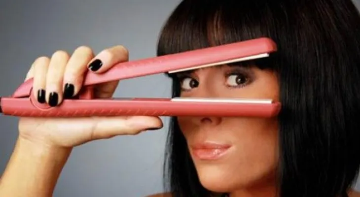 5 errores comunes al planchar tu pelo