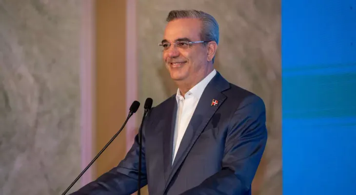 Abel reconoce triunfo de Abinader y lo llama para felicitarlo