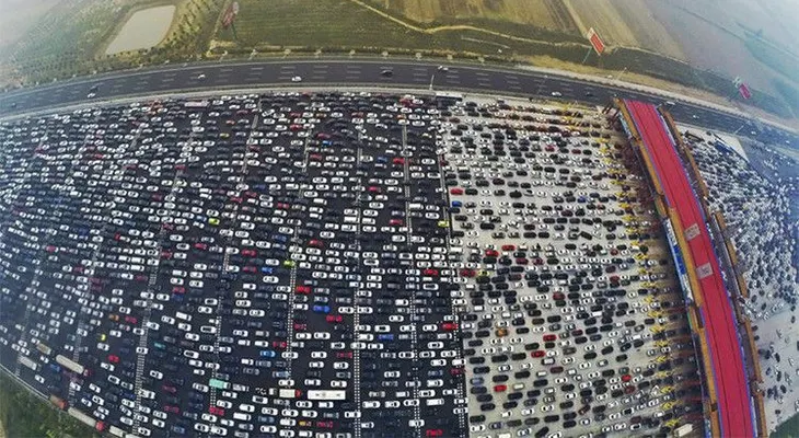 China vive uno de los peores atascos de tráfico de la historia (VIDEO)