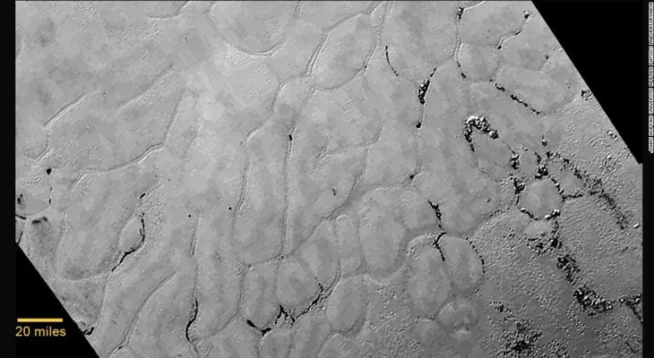 Plutón es un planeta joven y lleno de agua, revela la NASA
