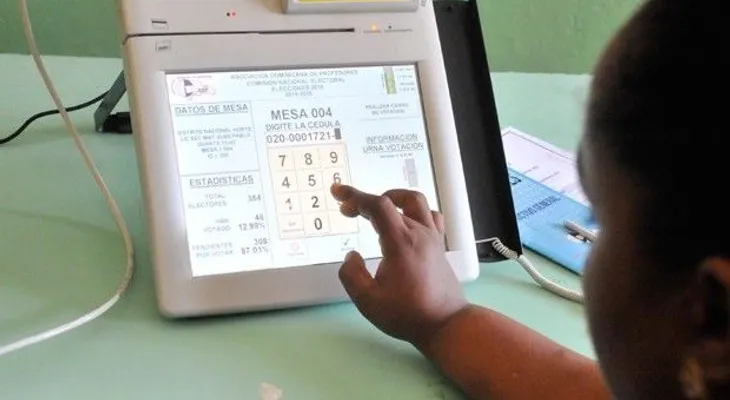 La ADP realiza un simulacro de voto electrónico