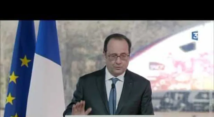 Durante un discurso de François Hollande, un gendarme disparó por error e hirió a dos personas