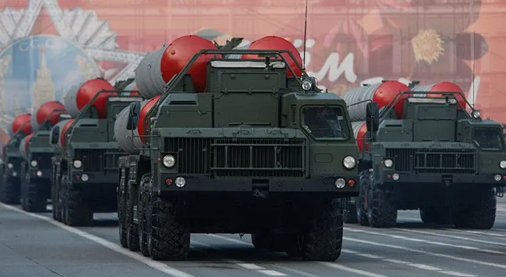 Olvídense de los S-300 o S-400 rusos: llega el sistema de defensa aérea S-500