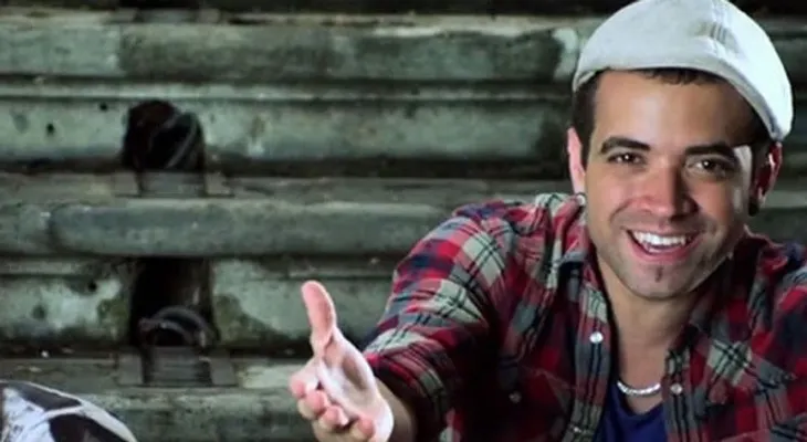 Venezuela anula pasaporte a Nacho (VIDEO de apoteósico discurso del cantante)