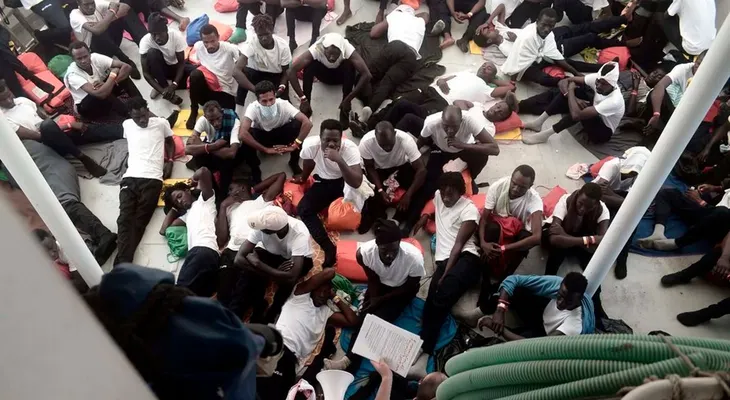 España otorgará estatus de refugiados a los inmigrantes del Aquarius, dice una fuente cercana al Gobierno