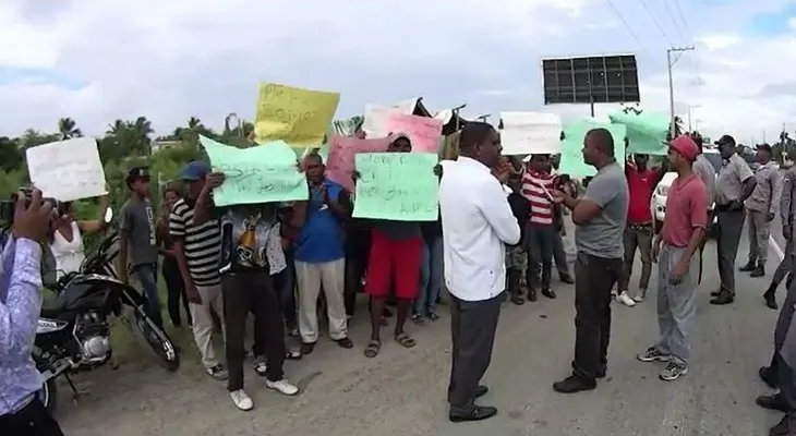 Protestan en La Caleta por construcción de planta de gas