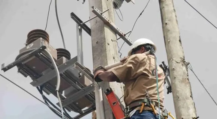 Falla de transformador deja sin luz varios sectores de Los Alcarrizos