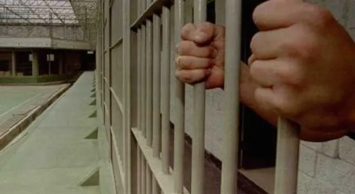 Mujer acusa a su hijo de violarla sexualmente
