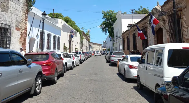 Plan piloto de calmado de tráfico limitará tránsito en Zona Colonial desde el lunes