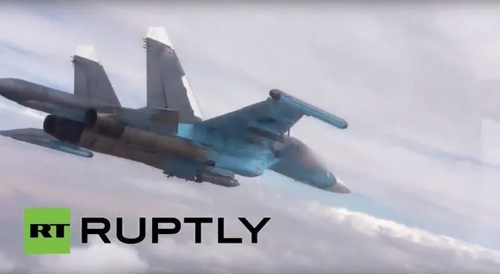 Así eliminaron cazas rusos a 200 yihadistas en Siria con bombas guiadas (VIDEO)