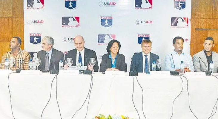 USAID firma convenio con  MLB y Sindicato
