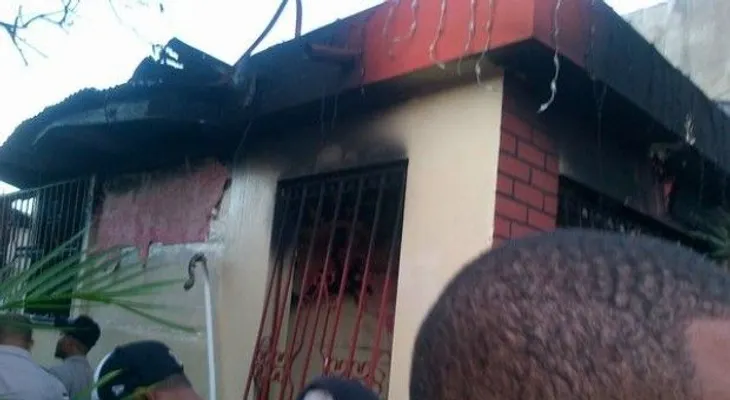 5 fallecidos al incendiarse casa en La Romana; autoridades los identifican
