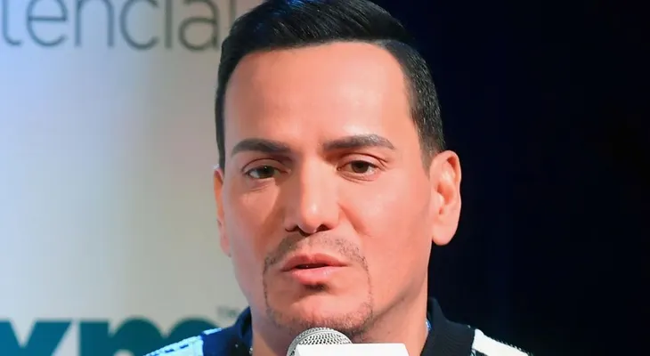 Víctor Manuelle pide disculpas a colombianos por letra de â??Amarte duroâ?