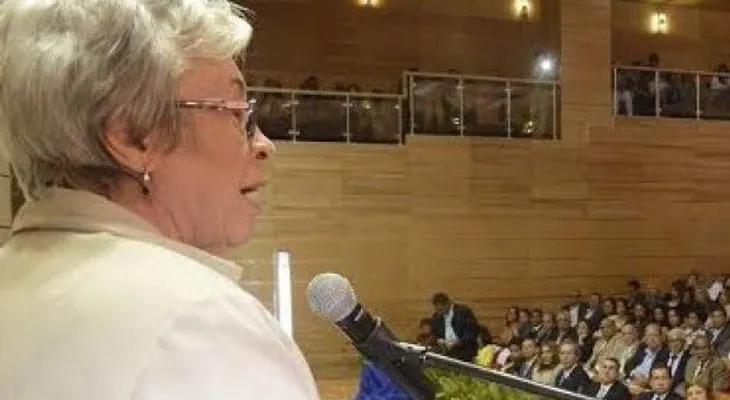 Ministra de Salud dice reunión con médicos será en Universidad Católica esta semana