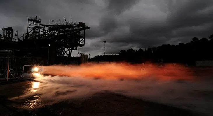 Tecnología 3D para ir al espacio: la NASA prueba un motor de cohete impreso (VIDEO)