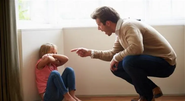 Padres narcisistas y trastorno de estrés postraumático en sus hijos