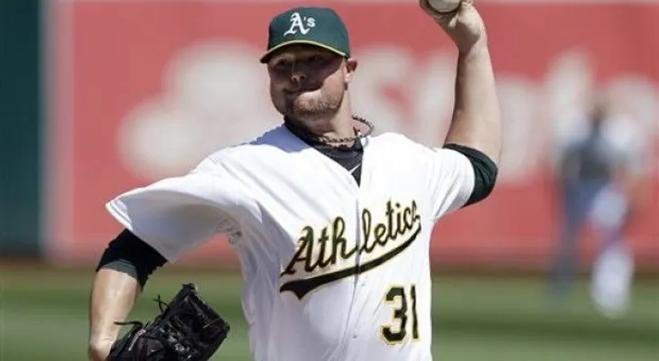 Lester impone marcas por bono y pago adelantado