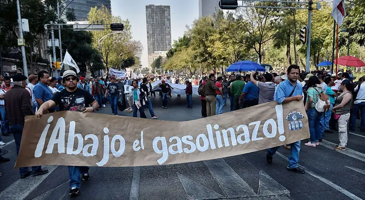 México analiza una posible suspensión del gasolinazo