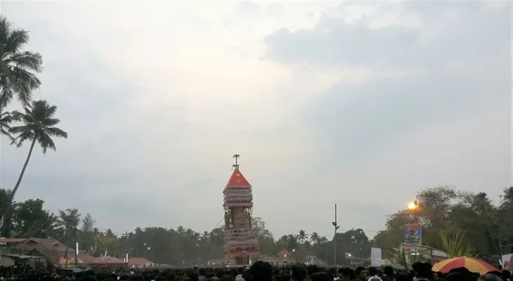 Al menos 60 muertos y 200 heridos en incendio en un templo en la India