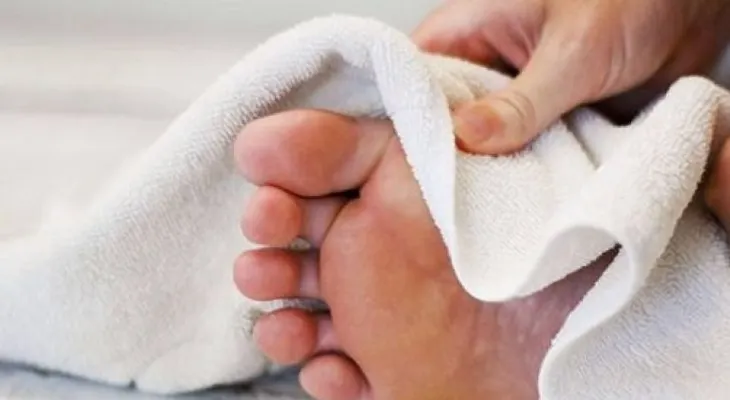 ¿Cómo prevenir los hongos en las uñas?