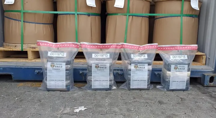 DNCD ocupa 24 kilos alegadamente cocaina en puerto de Haina oriental