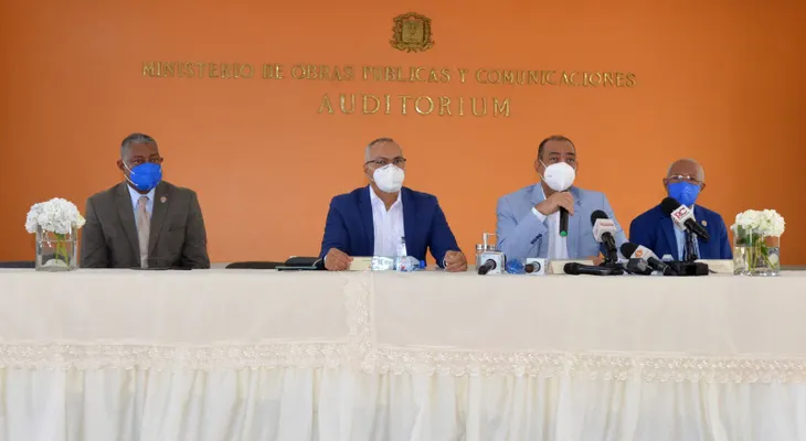 Obras Públicas entrega avances cercano a los RD$900 millones para rehabilitar caminos en 4 provincias