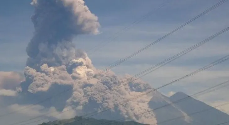 Volcán de Fuego hace erupción en Guatemala 